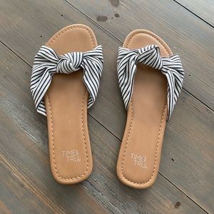Adorable nautical striped knot sandals size 6